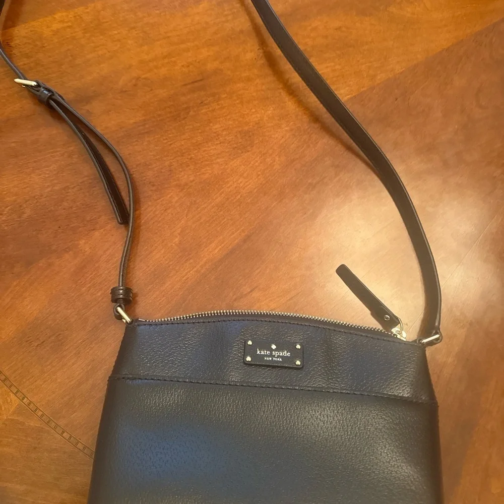 Kate Spade New York Pebbled Leather Crossbody – Black | Luxury & Timeless
